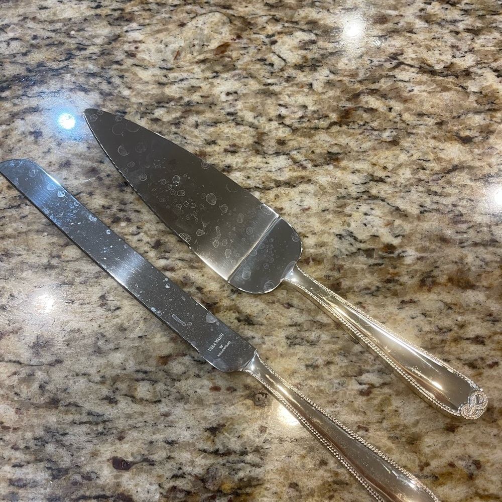 Vera wang  Cake Knife and Server Set